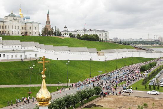 Крестный ход в праздник Казанской иконы Божией Матери