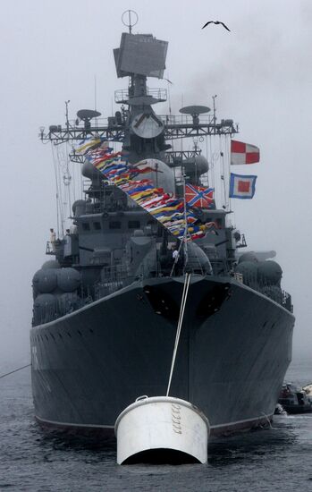 Генеральная репетиция военно-морского парада во Владивостоке
