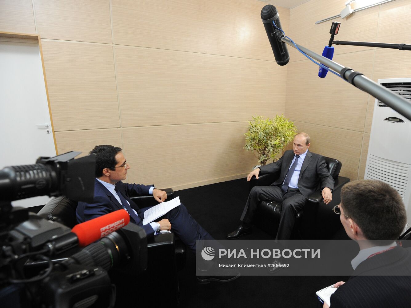 Интервью президента РФ В.Путина швейцарским СМИ