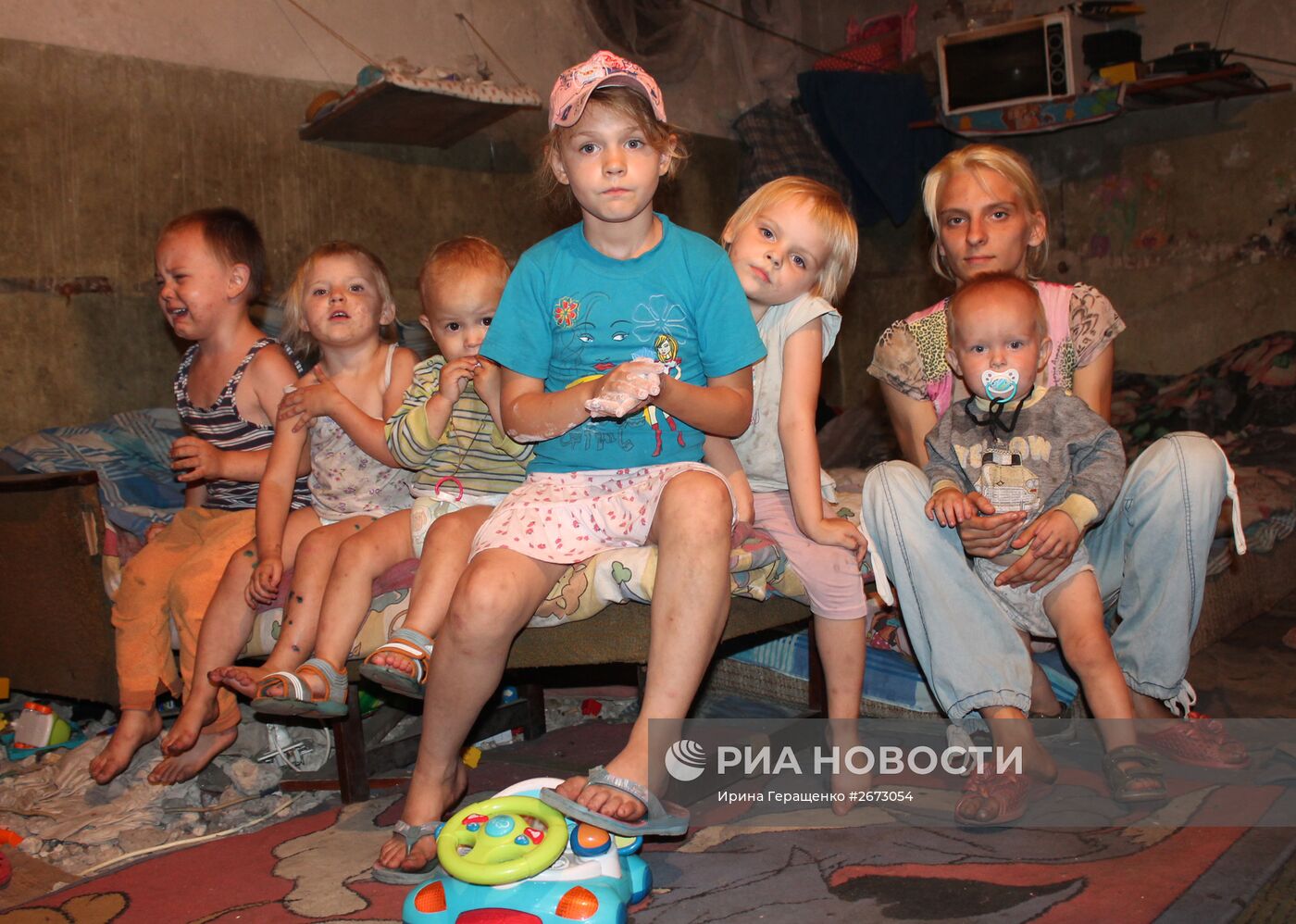 Дети в бомбоубежище в городе Донецке | РИА Новости Медиабанк