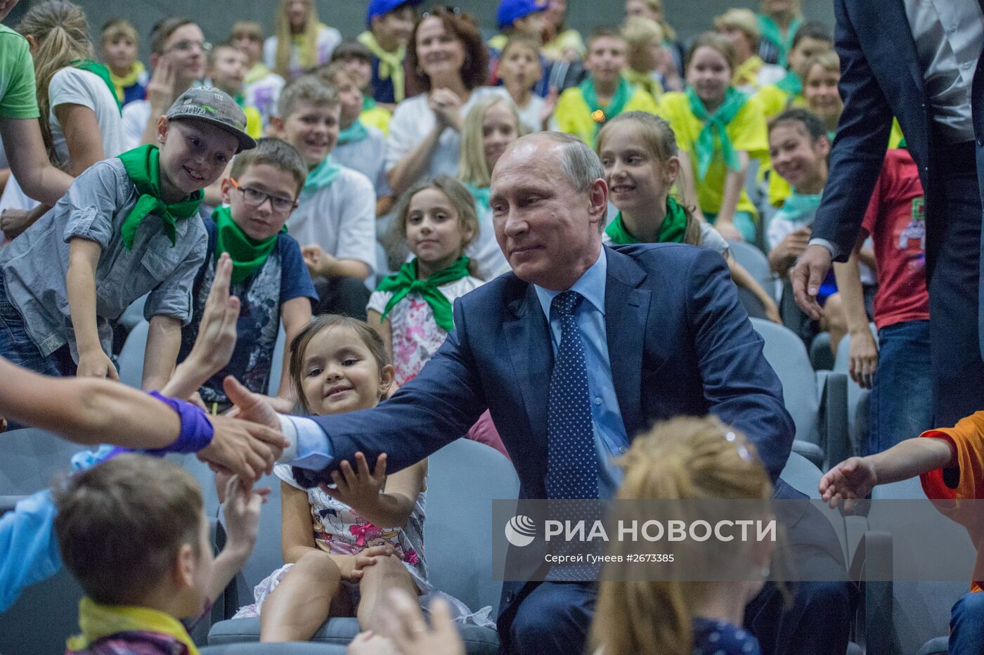 Президент РФ В.Путин посетил центр океанографии и морской биологии "Москвариум"