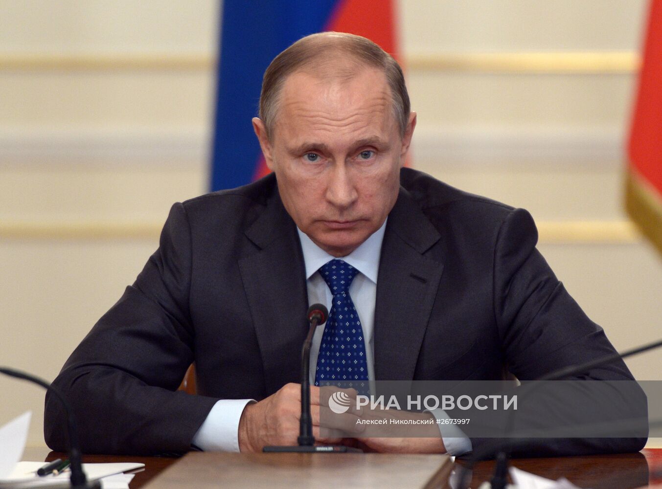 Президент России В.Путин провел совещание с членами правительства РФ
