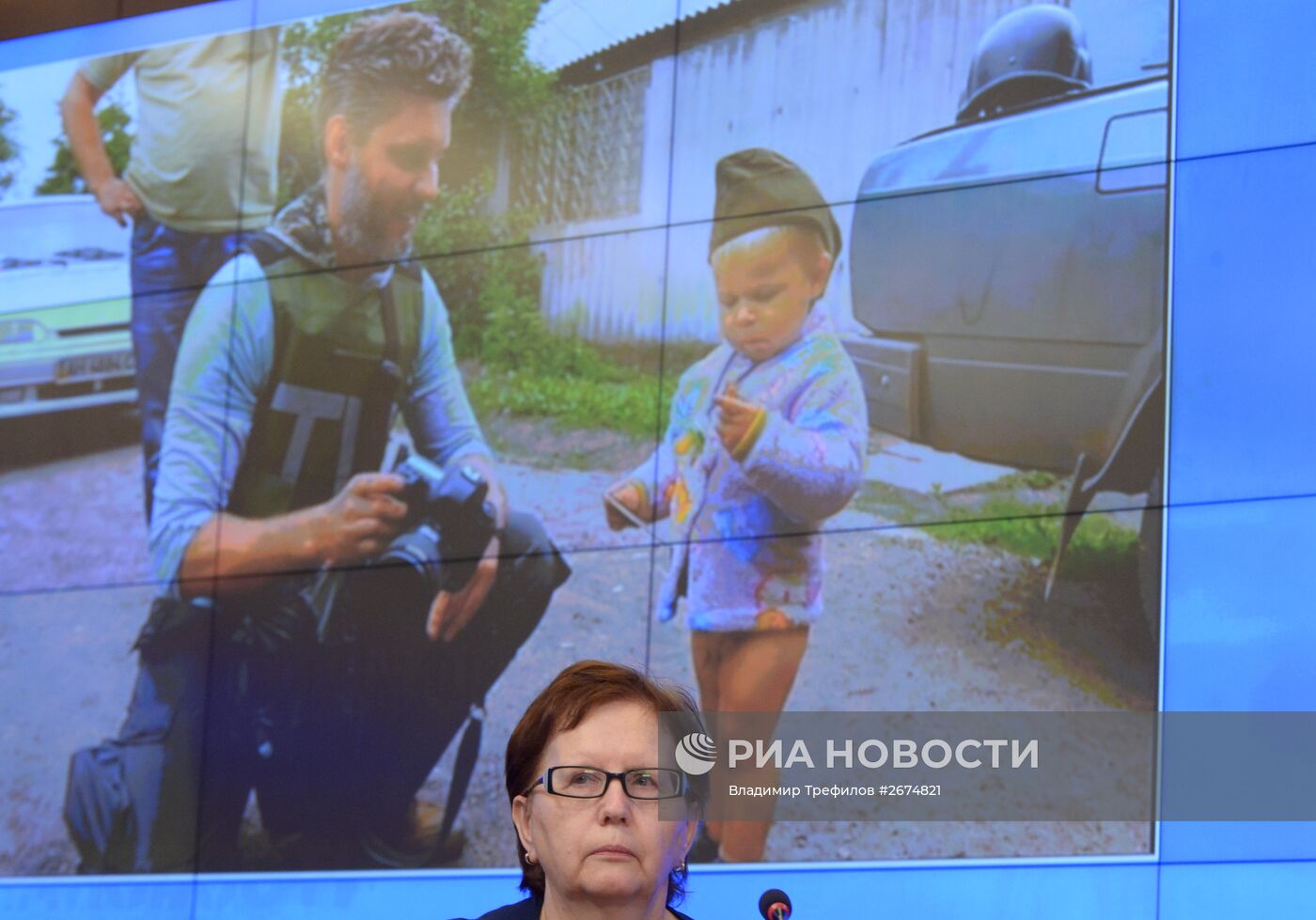 П/к, приуроченная к годовщине со дня смерти журналиста и фотокорреспондента МИА "Россия сегодня" Андрея Стенина