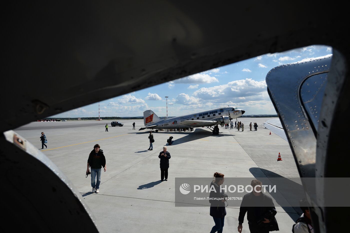 Прибытие участников российско-американского проекта "Аляска-Сибирь 2015" в аэропорт "Кольцово"