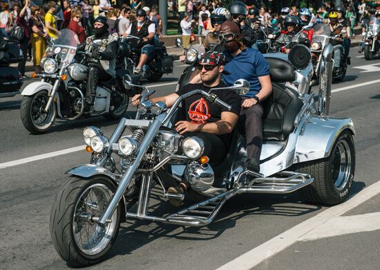 Мотопарад Harley-Davidson в Санкт-Петербурге