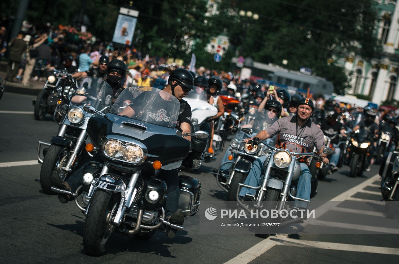 Мотопарад Harley-Davidson в Санкт-Петербурге
