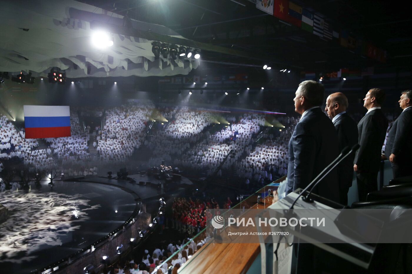 Премьер-министр РФ Д.Медведев на церемонии закрытия XVI чемпионата мира по водным видам спорта в Казани