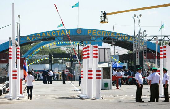 Открытие границы между Киргизией и Казахстаном