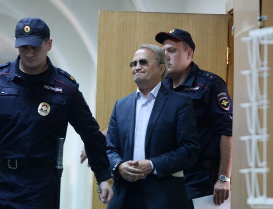 Рассмотрение ходатайства следствия об аресте В. Нечаева