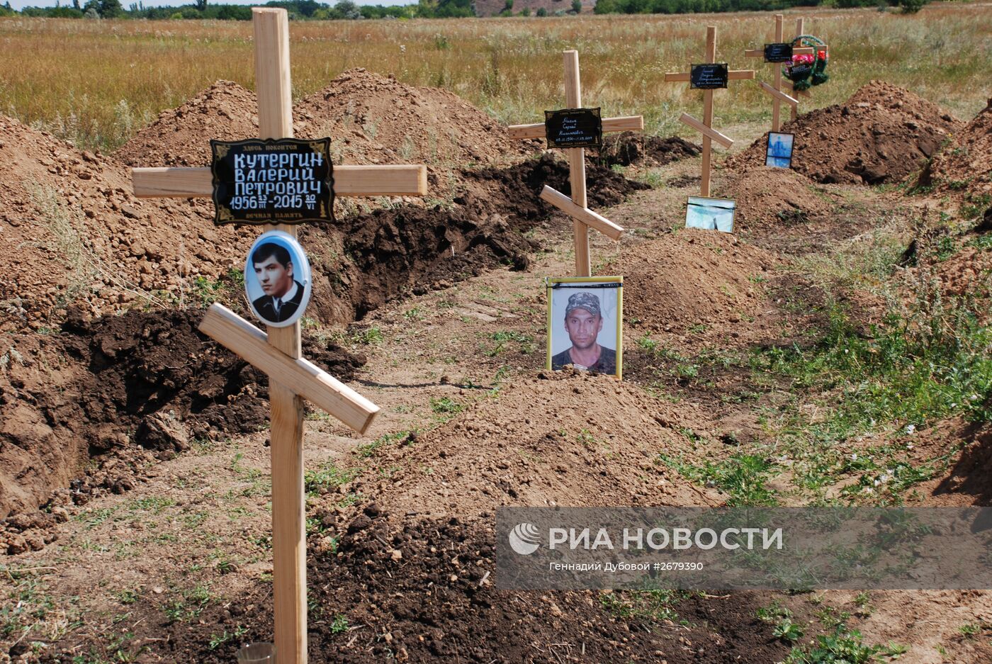 Похороны ополченцев в Донецкой области