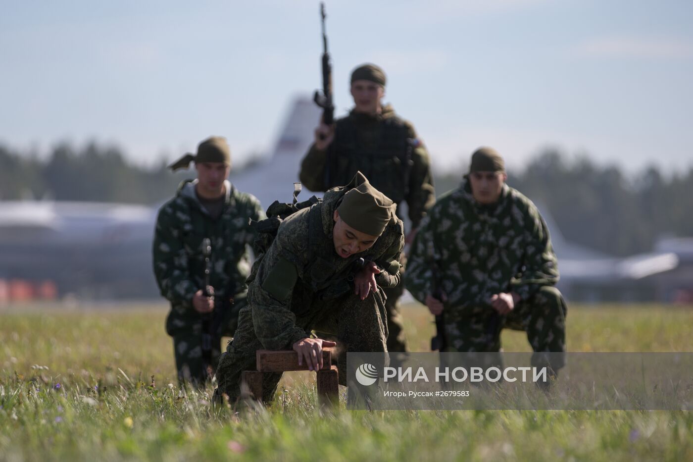 Празднование дня воздушного флота РФ в Санкт-Петербурге