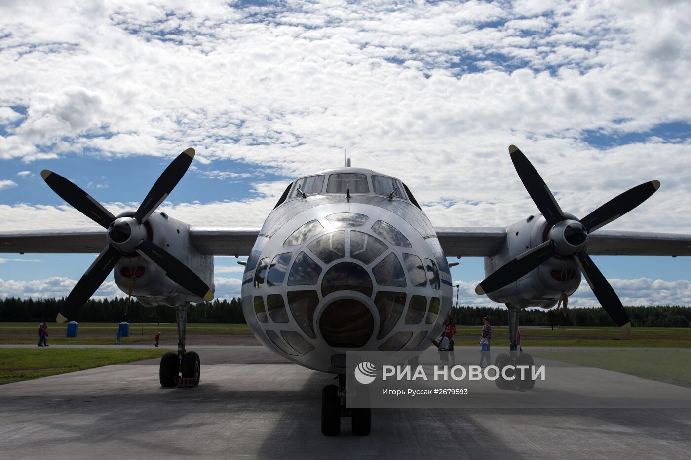 Празднование дня воздушного флота РФ в Санкт-Петербурге