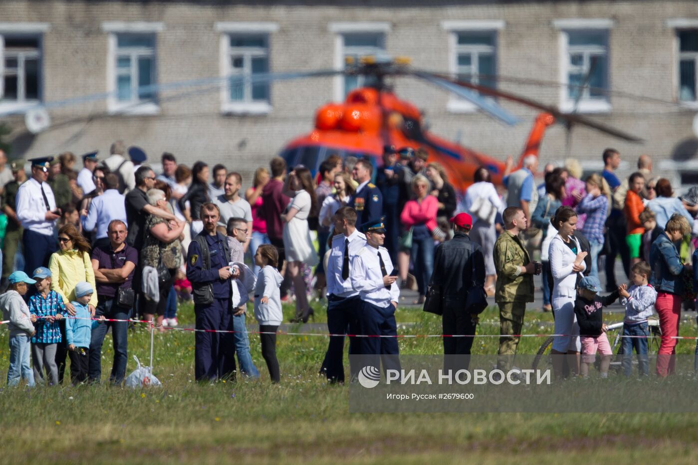 Празднование дня воздушного флота РФ в Санкт-Петербурге