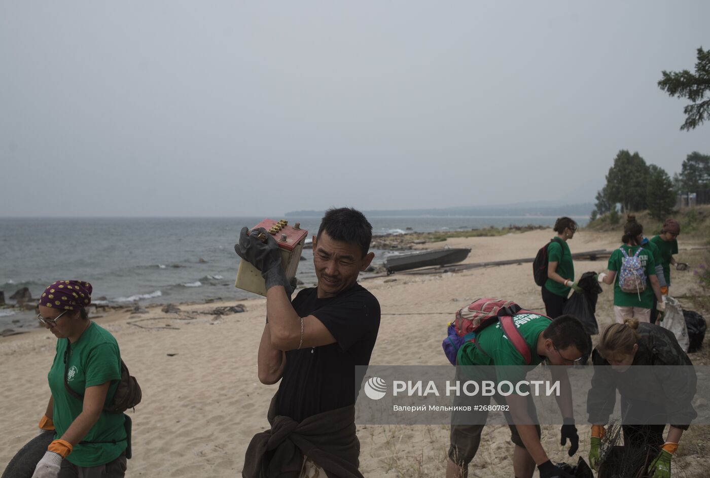 Работа волонтеров Байкальской береговой службы