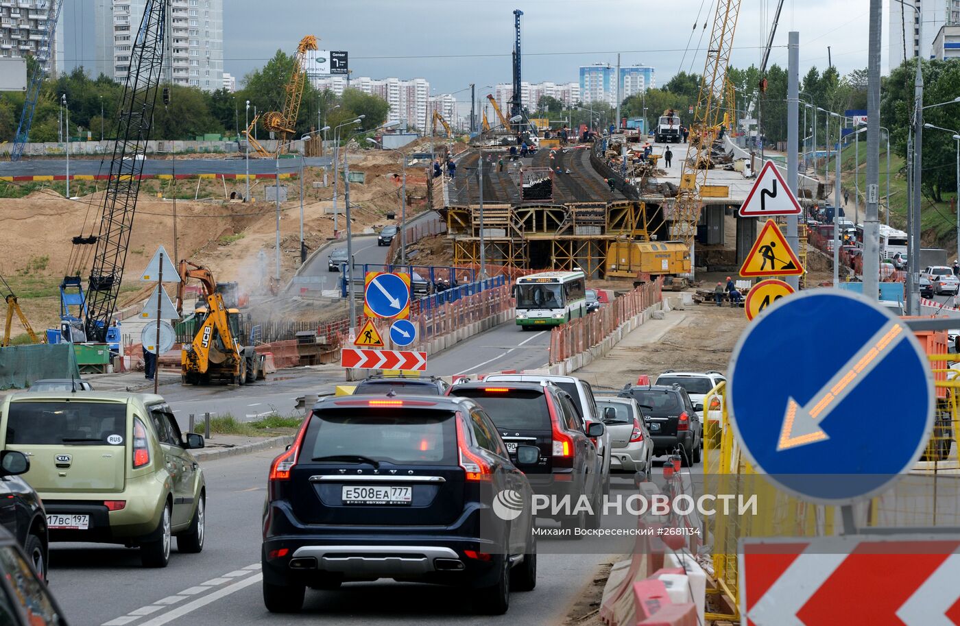 Строительство автомобильной развязки в Москве