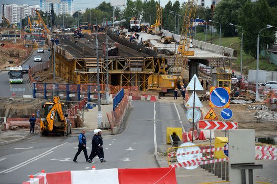 Строительство автомобильной развязки в Москве