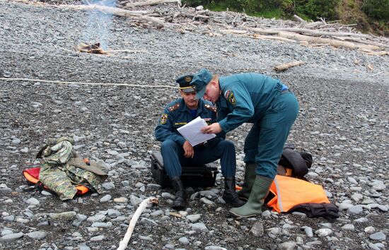 Поисково-спасательная операция на месте крушения вертолёта Ми-8 в Хабаровском крае