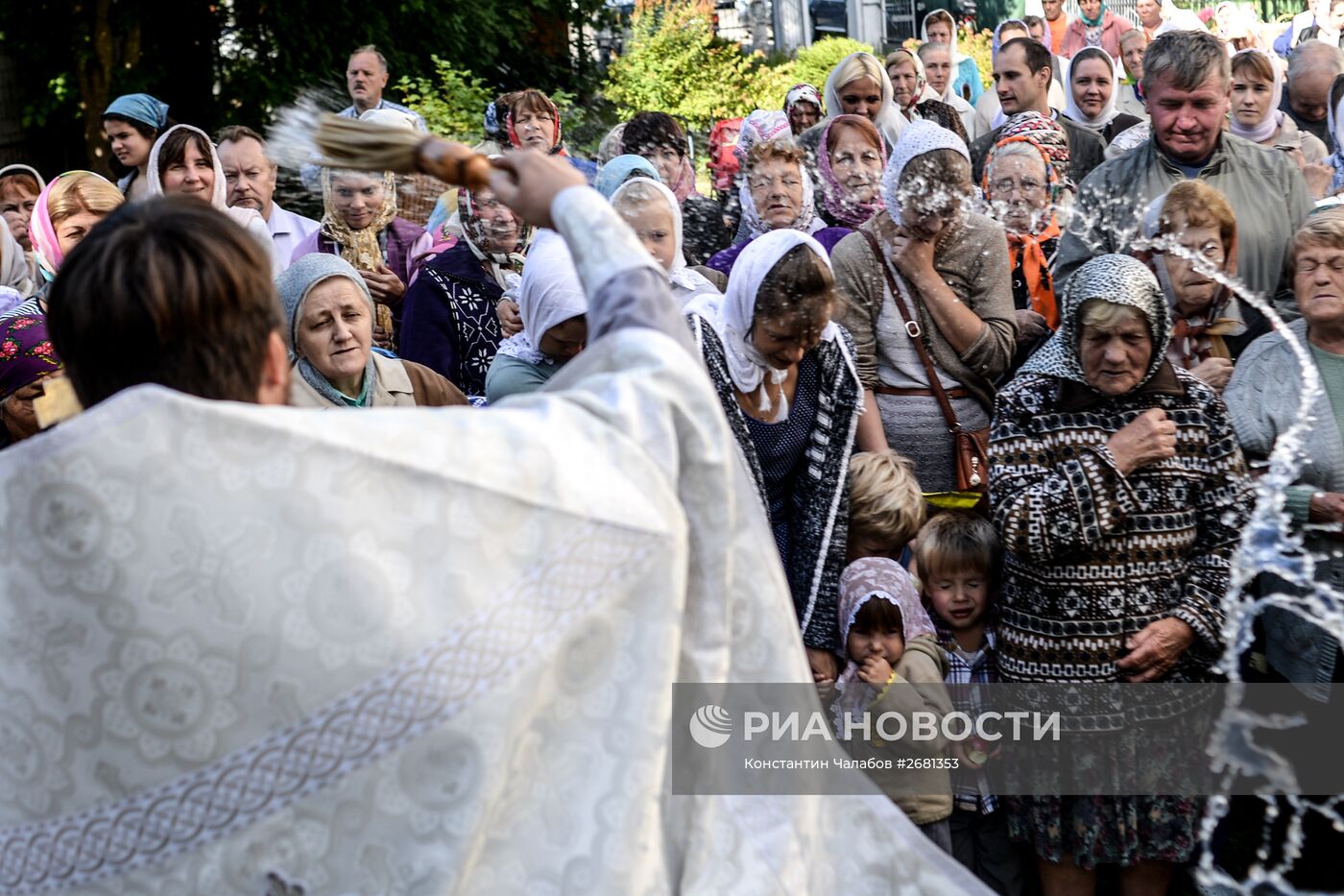 Празднование Яблочного спаса в городах России