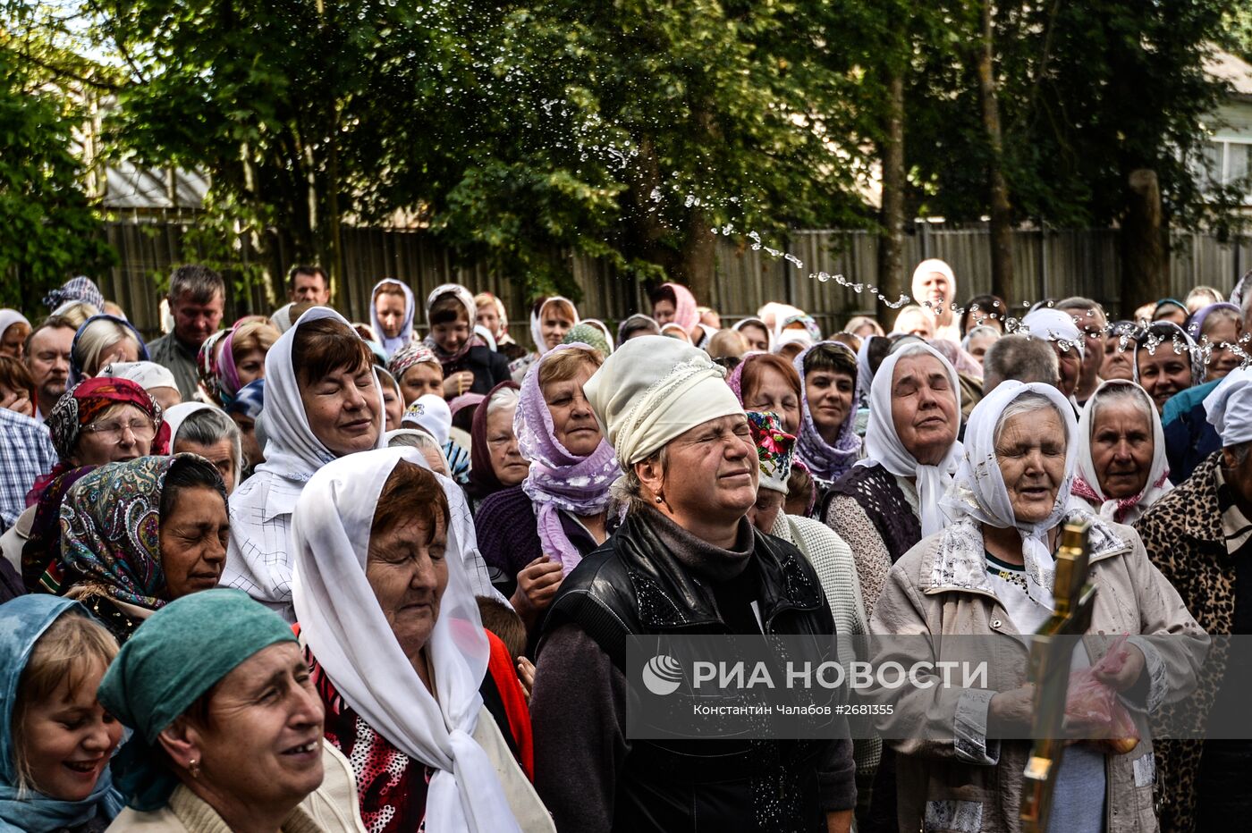 Празднование Яблочного спаса в городах России