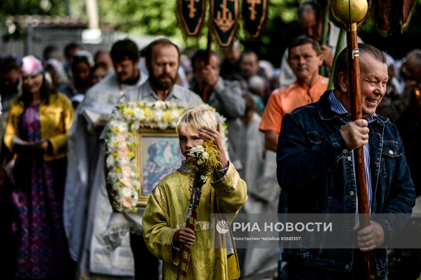 Празднование Яблочного спаса в городах России