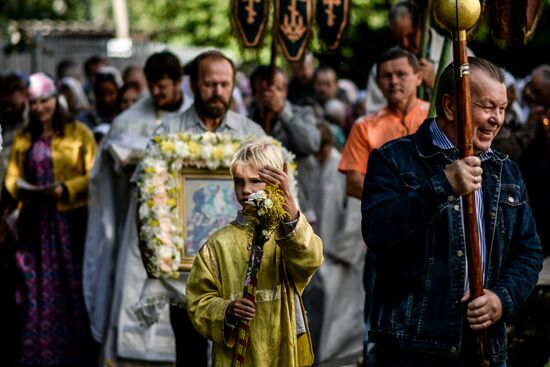 Празднование Яблочного спаса в городах России