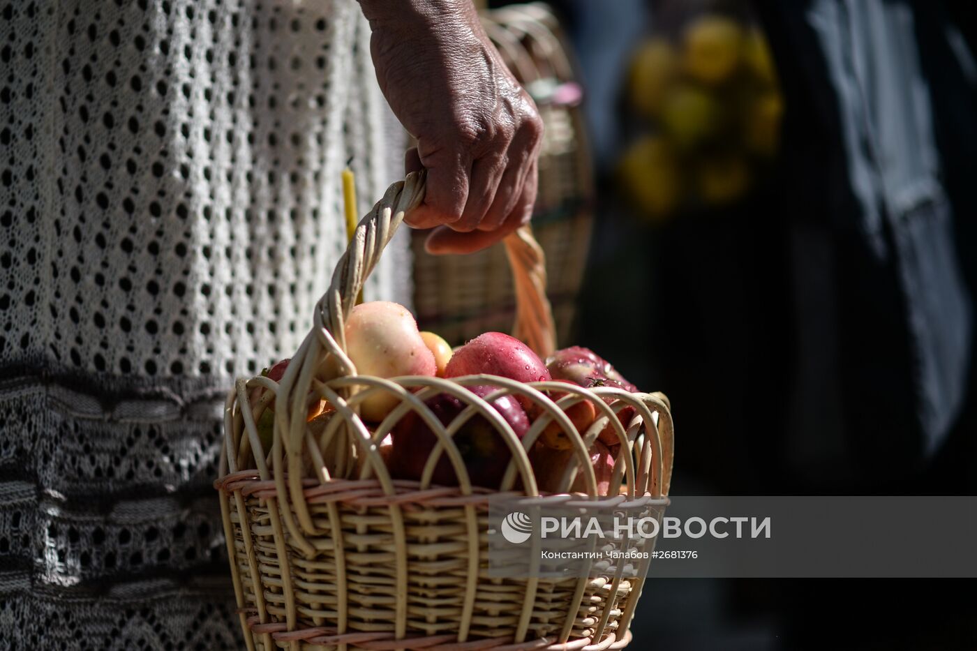Празднование Яблочного спаса в городах России