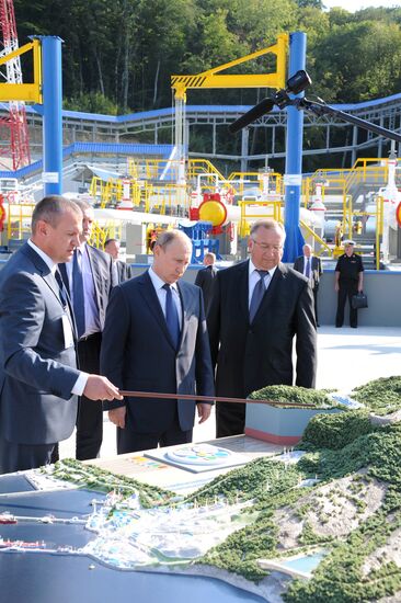 Рабочая поездка президента РФ В. Путина в Новороссийск