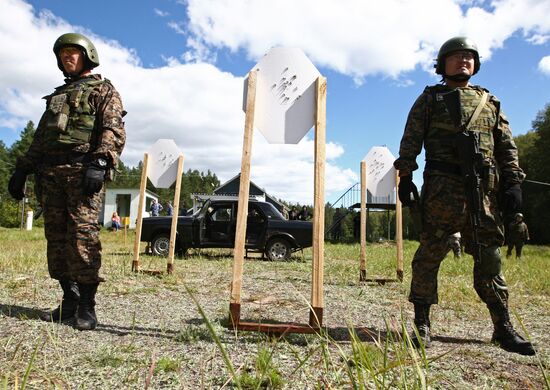 Открытое первенство среди подразделений спецназа по стрельбе из стрелкового оружия на стрельбище в Мордовии