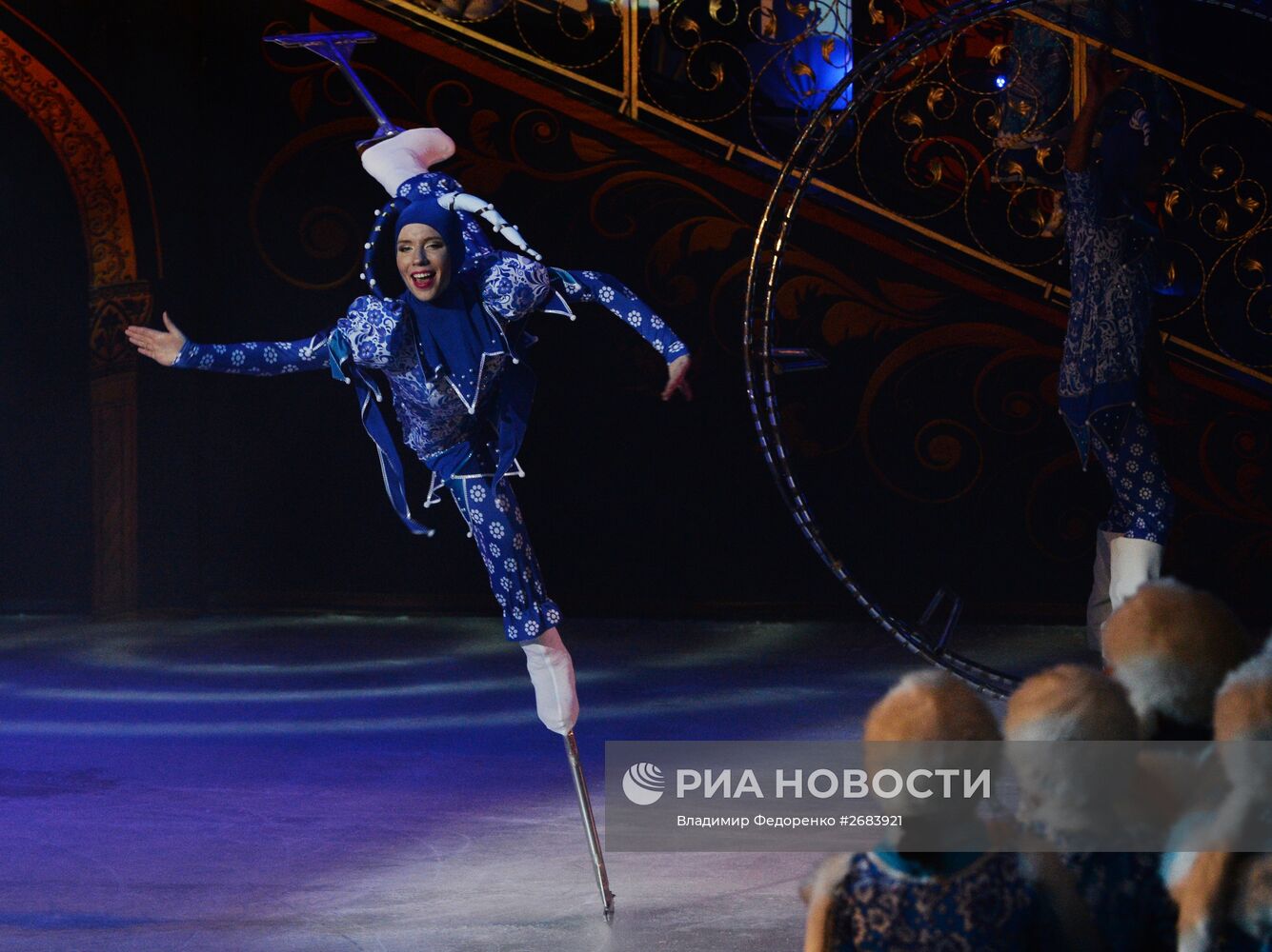 Премьера ледового шоу "Птица счастья" в театре "Русская песня"