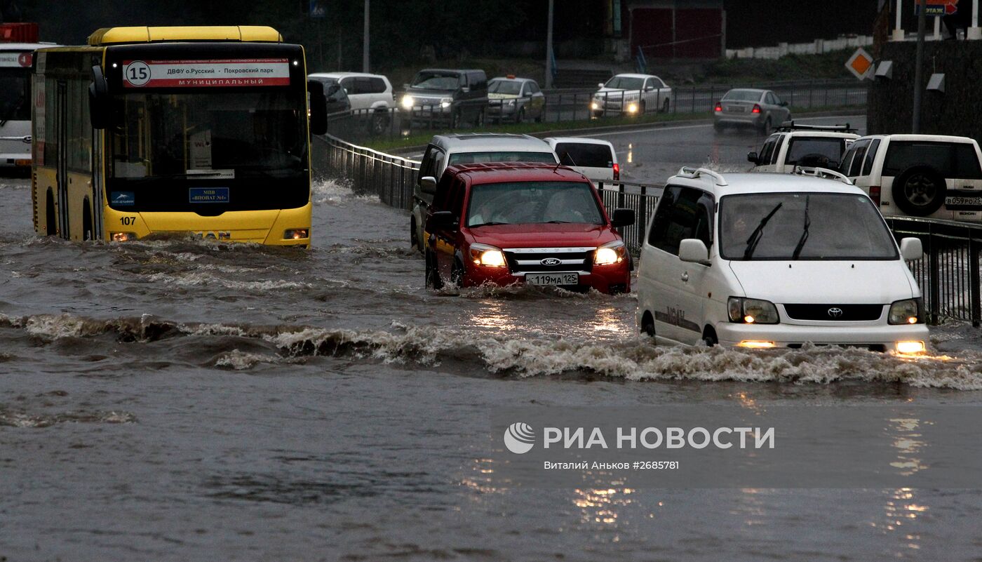 Последствия тайфуна "Гони" во Владивостоке