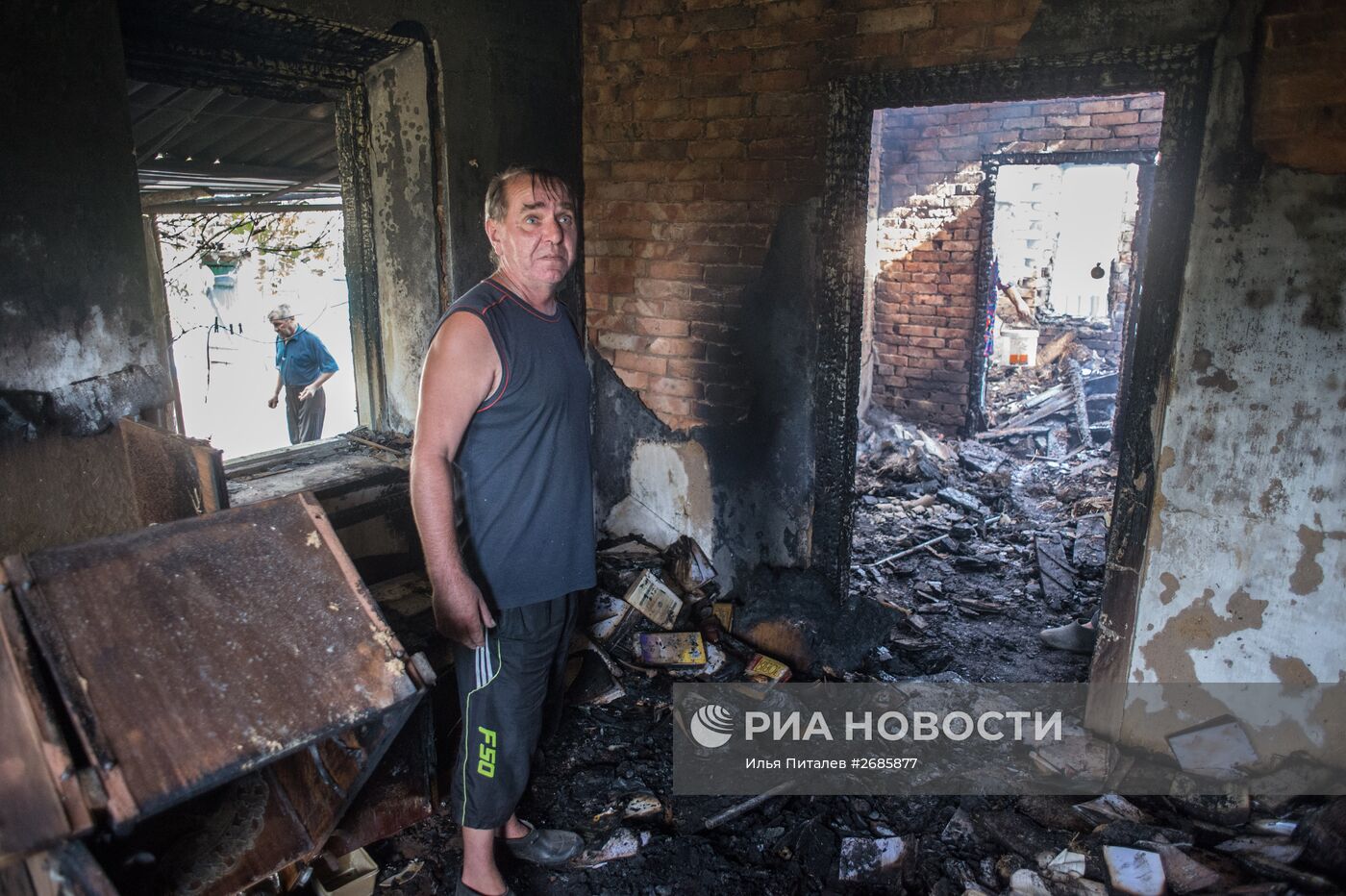 Последствия обстрела поселка Александровка в Донецкой области