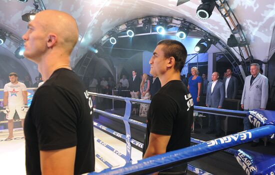 Президент РФ В.Путин и премьер-министр РФ Д.Медведев посетили турнир по боевому самбо в Сочи