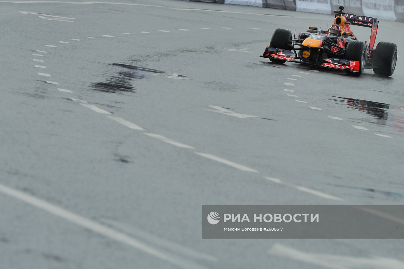 Автоспортивное шоу Kazan City Racing на площади Тысячелетия в Казани