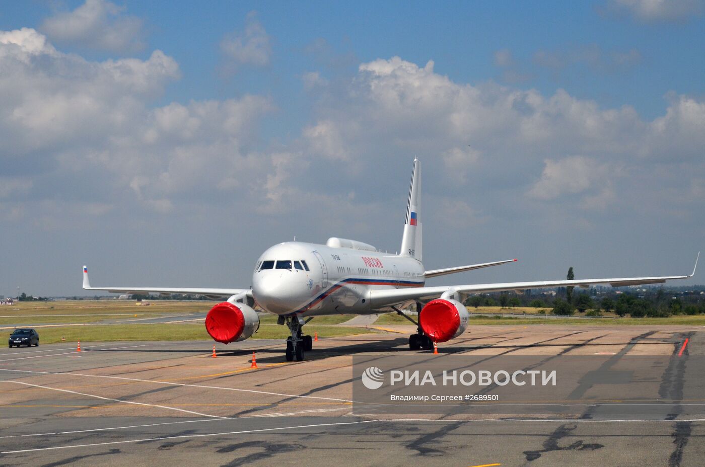 Самолет специального летного отряда "Россия"