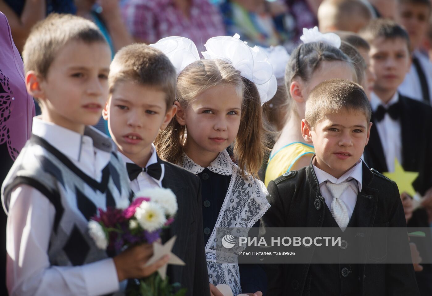 1 сентября в школе имени фотокорреспондента МИА "Россия сегодня" Андрея Стенина в городе Снежное ДНР