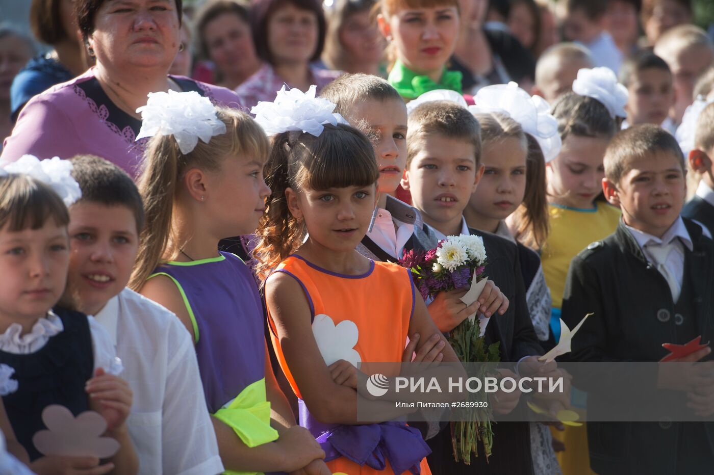 1 сентября в школе имени фотокорреспондента МИА "Россия сегодня" Андрея Стенина в городе Снежное ДНР