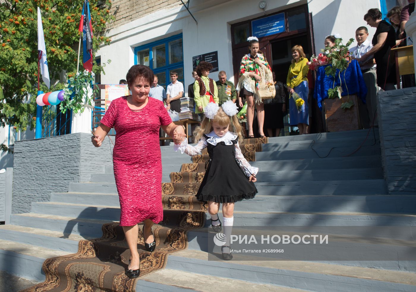 1 сентября в школе имени фотокорреспондента МИА "Россия сегодня" Андрея Стенина в городе Снежное ДНР