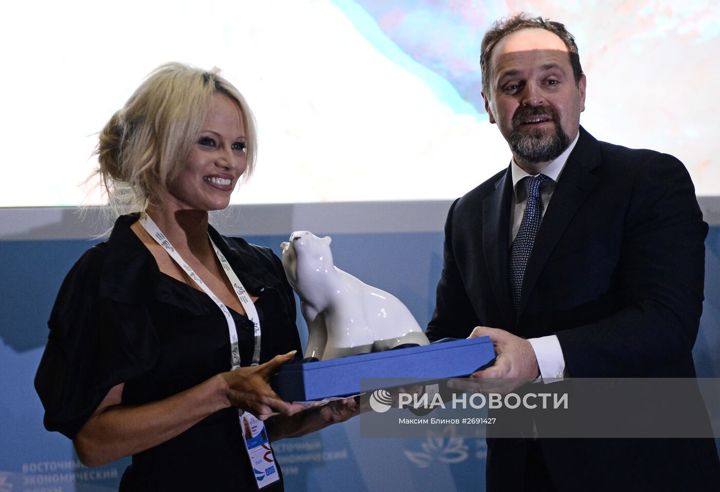 Встреча министра природных ресурсов и экологии РФ С. Донского и актрисы П. Андерсон