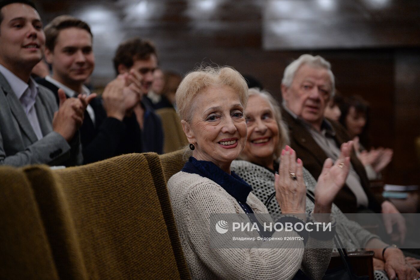 Сбор труппы МХАТ имени М.Горького