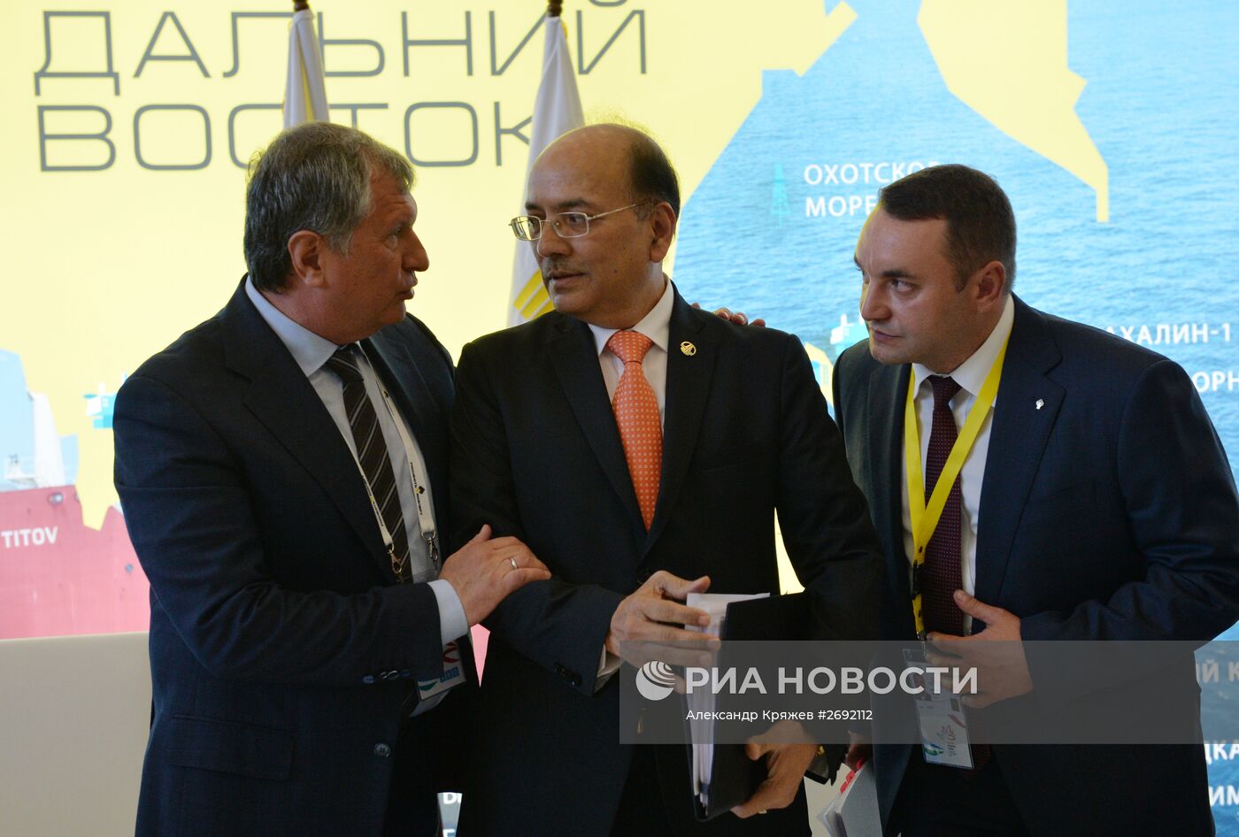 Подписание договора между "Роснефтью" и ONGC