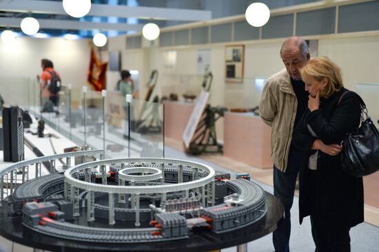 Выставка "70 лет атомной отрасли. Цепная реакция успеха"