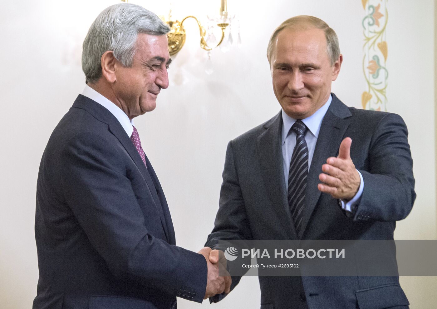 Президент РФ В.Путин встретился с президентом Армении С.Саргсяном