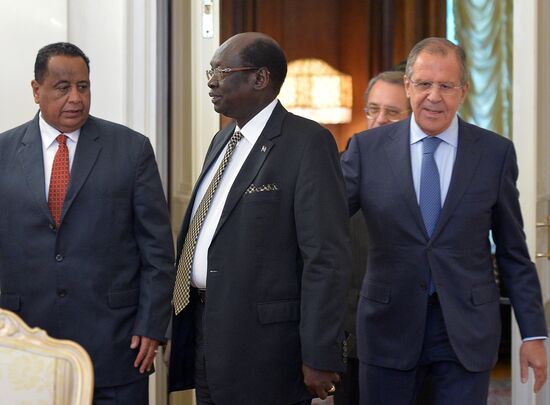 Встреча министра иностранных дел РФ С.Лаврова с министром иностранных дел Республики Судан И.Гандуром