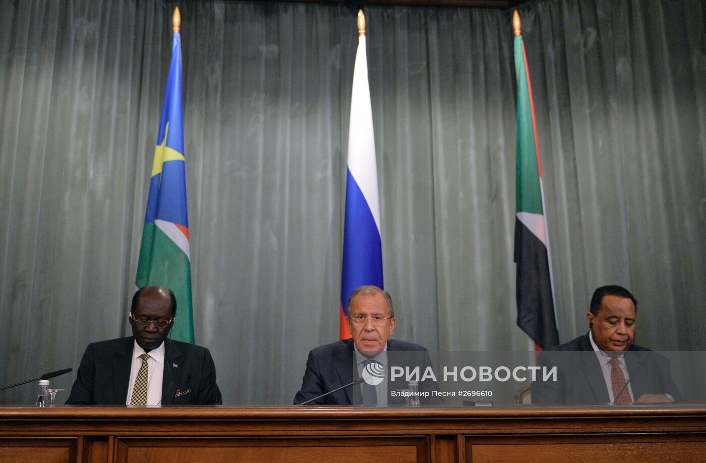 Встреча министра иностранных дел РФ С.Лаврова с министром иностранных дел Республики Судан И.Гандуром
