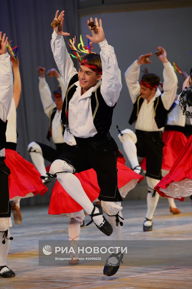 Открытие концертного сезона Ансамбля народного танца под руководством И. Моисеева