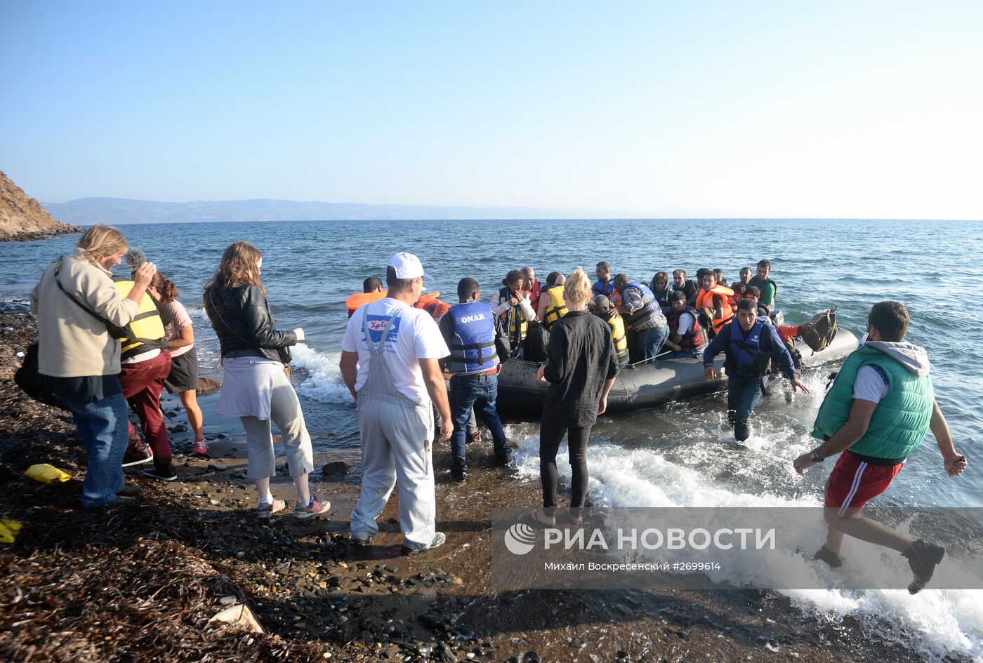 Беженцы на острове Лесбос в Греции