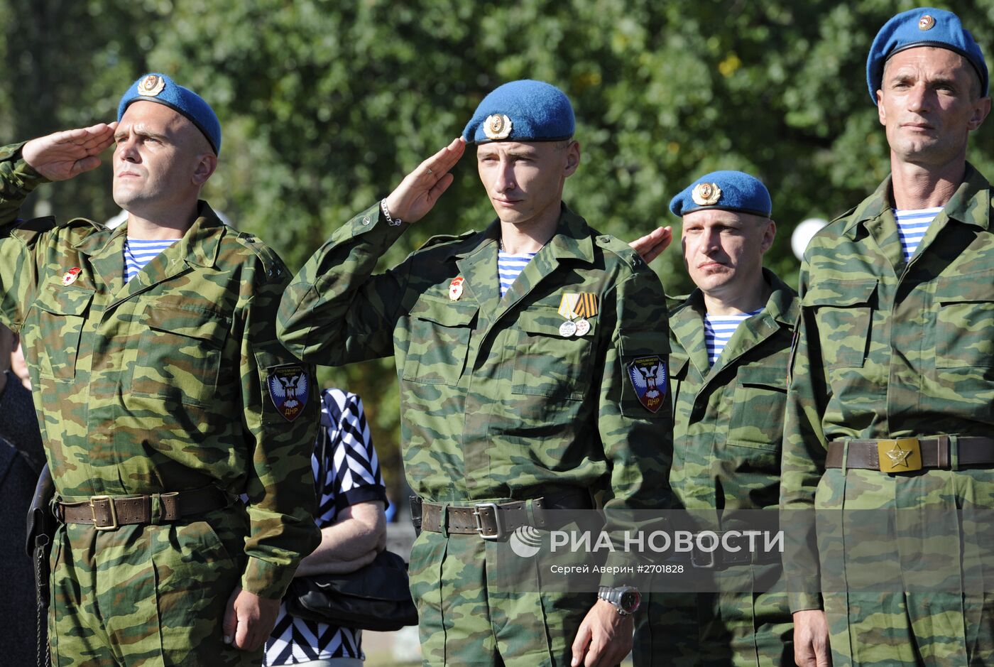 Вручение боевого знамени воинам 100-ой отдельной мотострелковой бригады Республиканской Гвардии ДНР