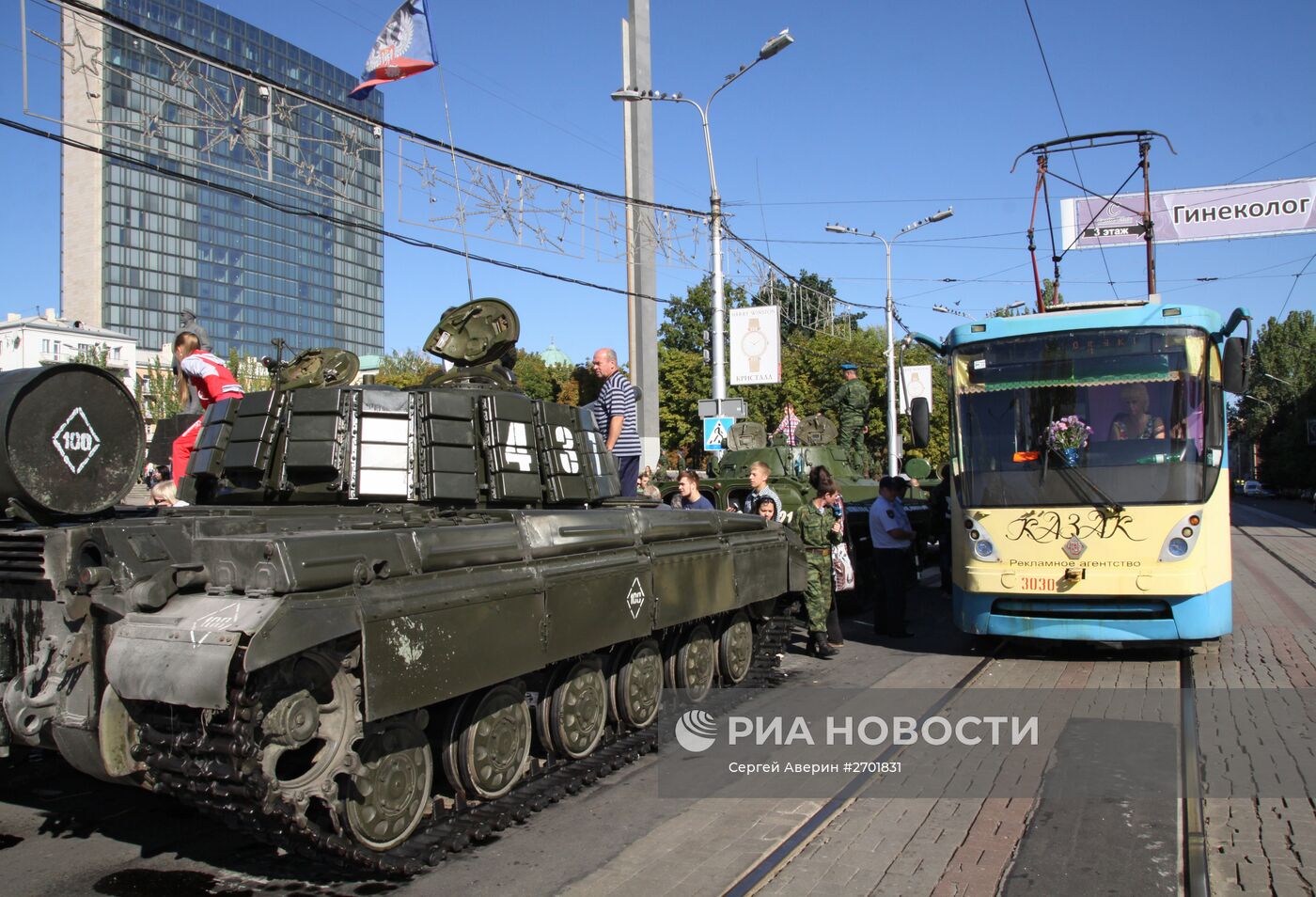 Вручение боевого знамени воинам 100-ой отдельной мотострелковой бригады Республиканской Гвардии ДНР