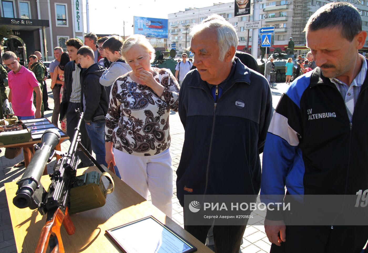 Вручение боевого знамени воинам 100-ой отдельной мотострелковой бригады Республиканской Гвардии ДНР