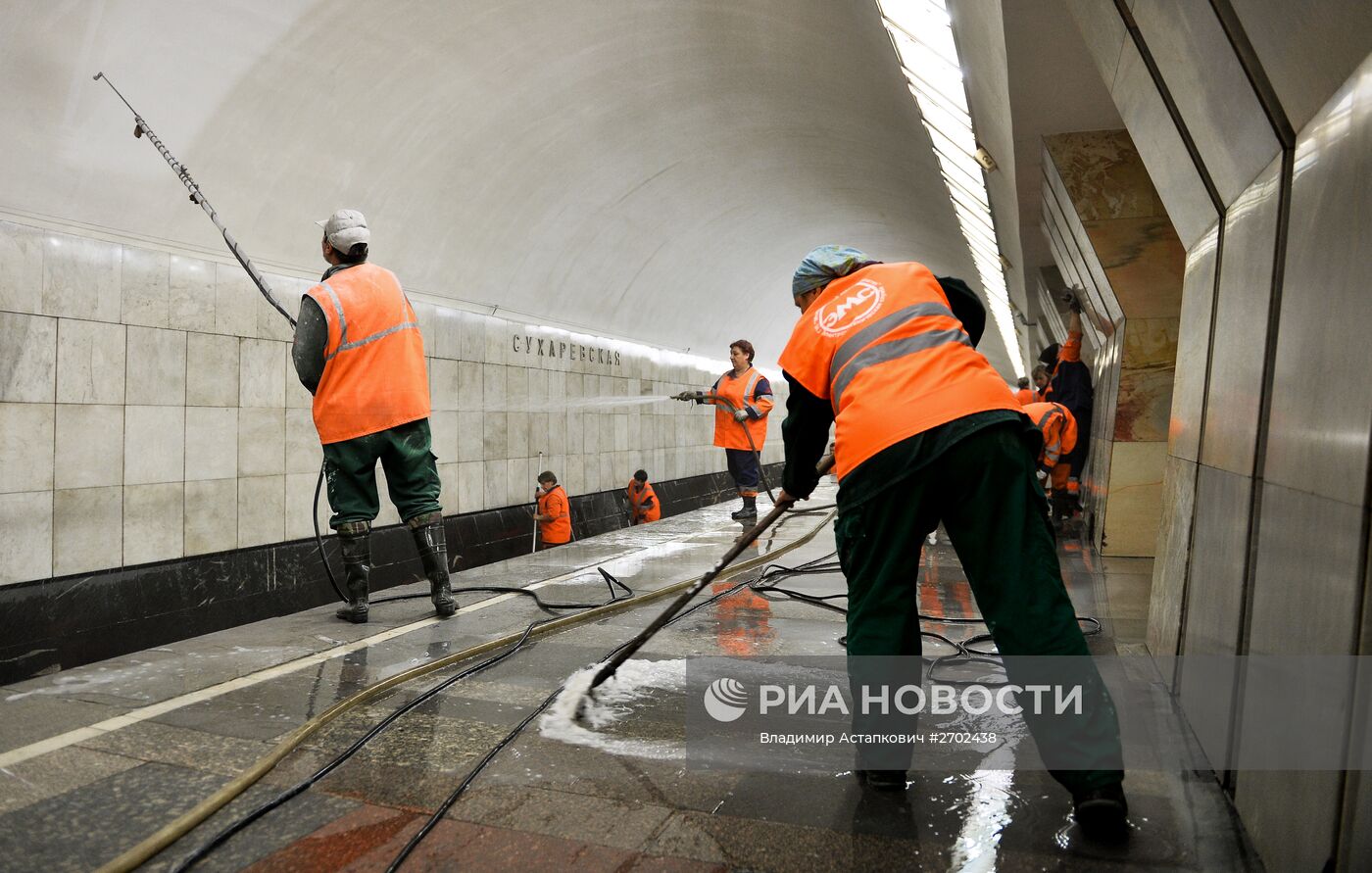 Осмотр хода работ, проводимых во время закрытия участка Калужско-Рижской линии